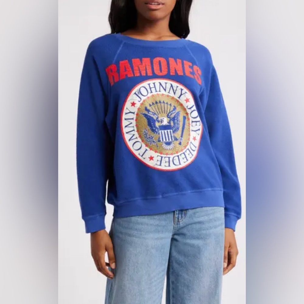 Daydreamer Small Ramones Blue Sweatshirt. 💙⚡️